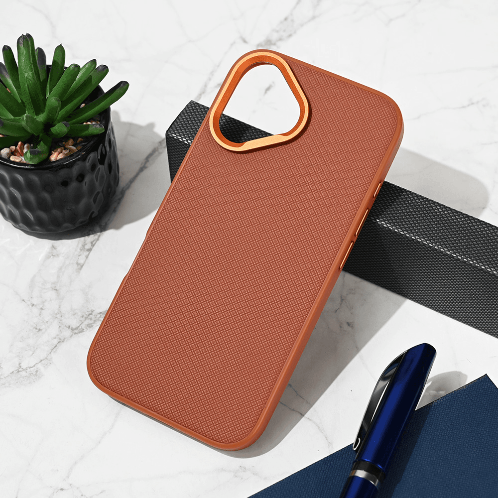 Torbica Urban Case za Iphone 16 6.1 Braon