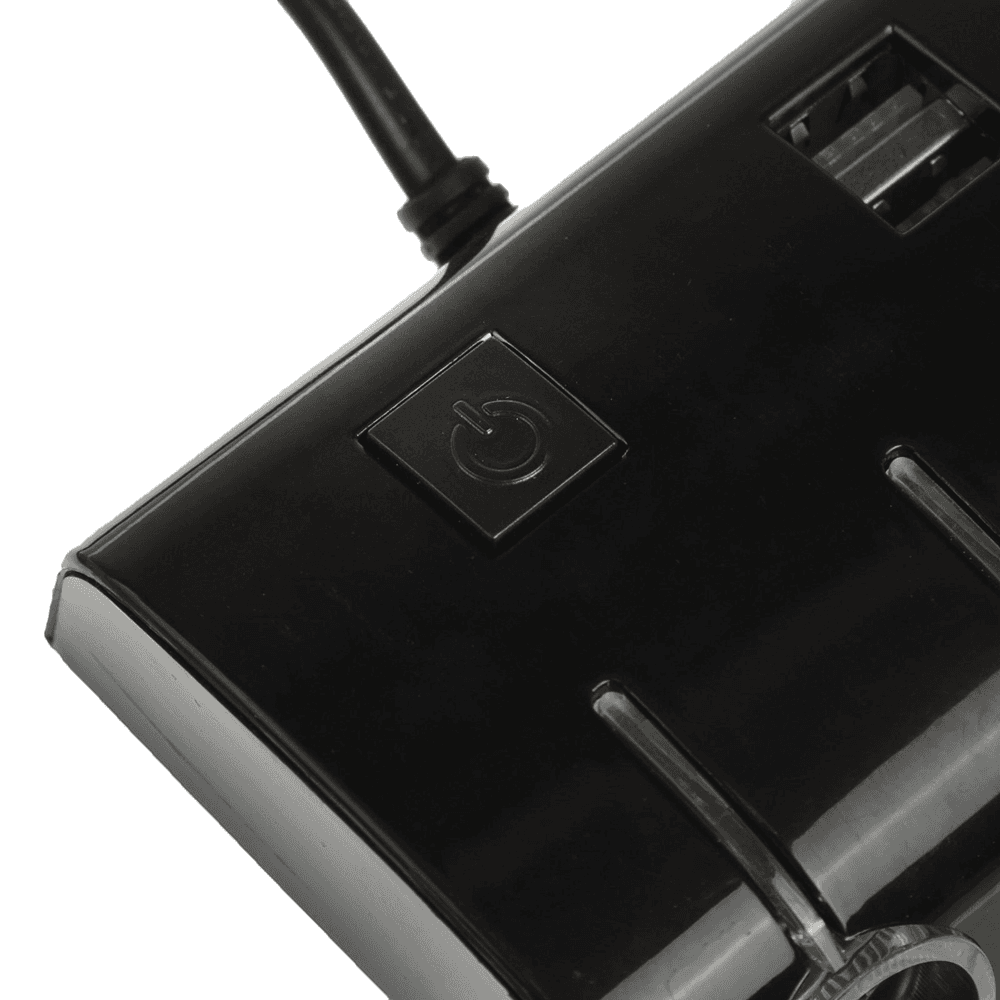 Adapter JWD Uticnica za Auto 1 na 3